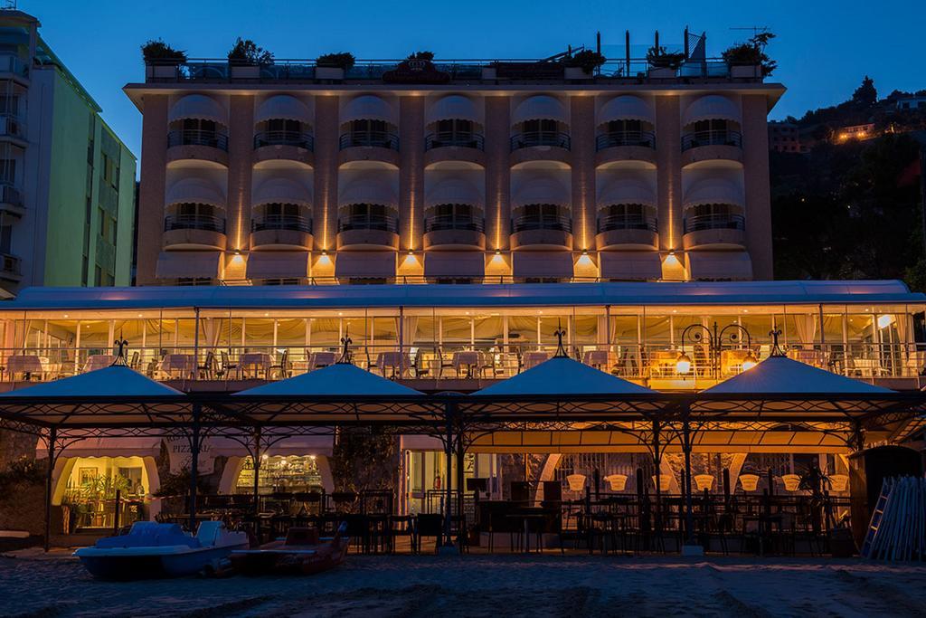 Hotel Regina Αλάσιο Εξωτερικό φωτογραφία